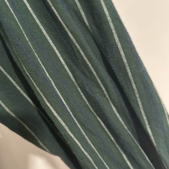 Dockers Men’s L Button Down Shirt - Forest Green with White Vertical Stripes - Picture 5 of 5